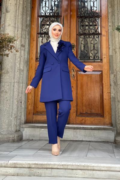 Gül Detaylı Ceketli Takım Lacivert
